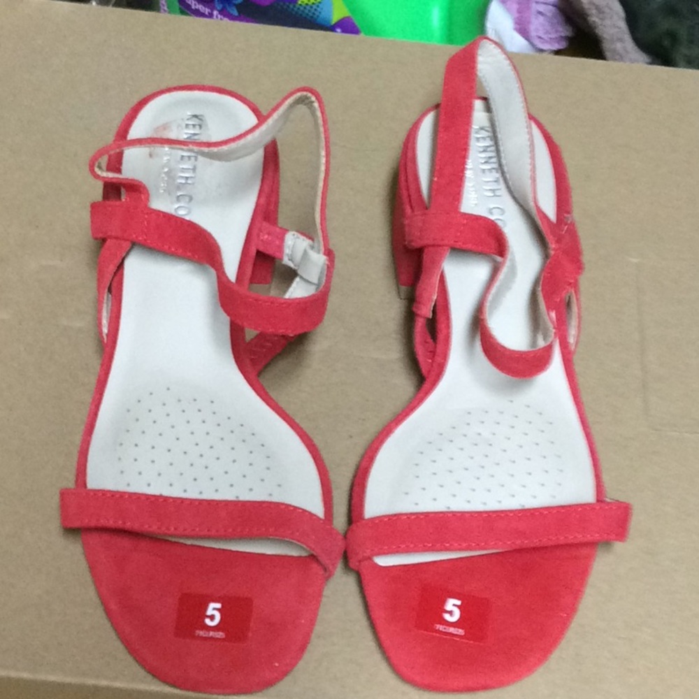 Kenneth Cole Maisie US 5 New never worn Fuego Red